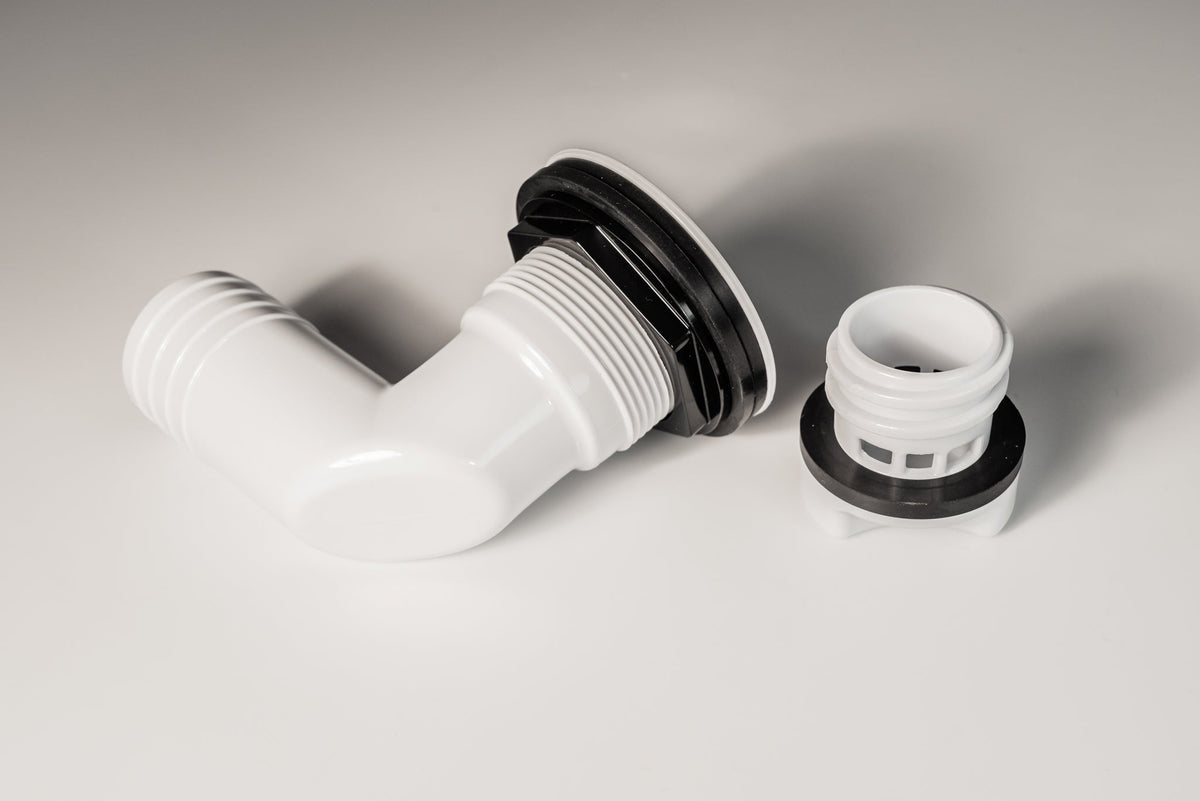 Fish Box Drain, 1-1/2", 90 Degree, With Drain Plug – image 3